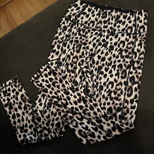 Victoria’s Secret Leopard Print Leggings